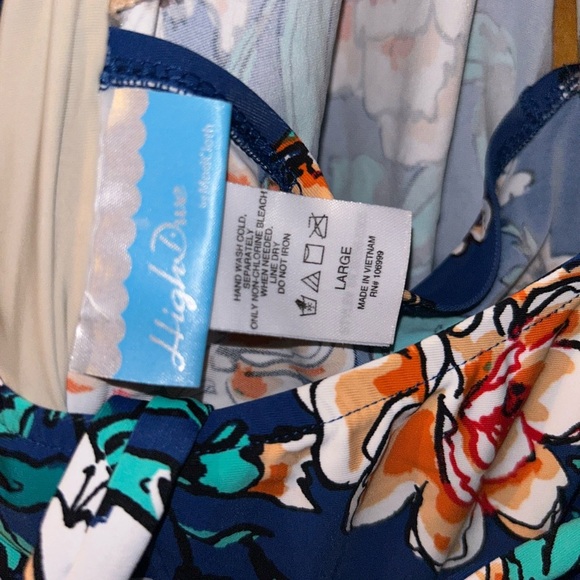 High dive by ModCloth Reese blue floral ruffle 1 piece swimsuit Large swim wear - Picture 5 of 6